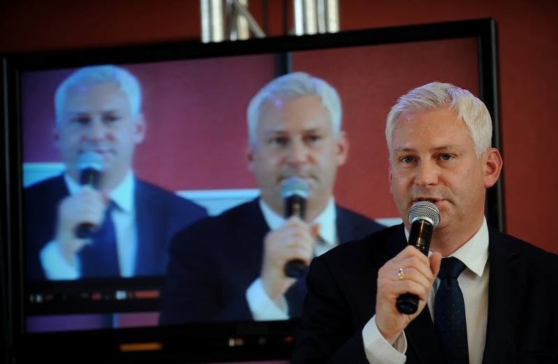 Jacek Styka podczas wystąpienia biznesowego